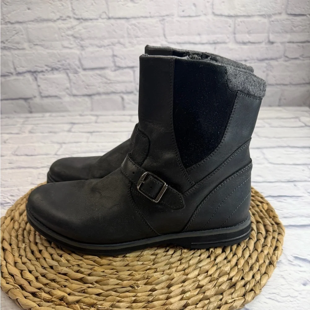 L.L. Bean Women's Black Leather Ankle Boots. Size 9. Outdoors. Warm Boots.Hiking